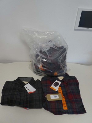 Lot 1730 - Approx. 15 men's collared long sleeved shirts...