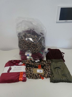 Lot 1733 - Approx. 20 items of ladies pyjamas/loungewear...