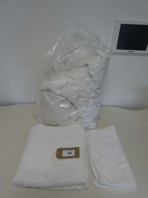 Lot 1756 - Bag containing x18 hand towels & x3 bath...