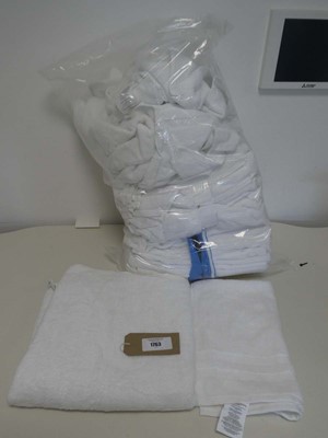Lot 1763 - Bag containing x29 hand towels & x4 bath...