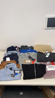 Lot 1878 - Approx. 14 items of branded clothing to...