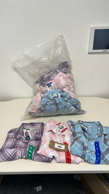Lot 1893 - Approx. 25 women's short sleeved chequered...