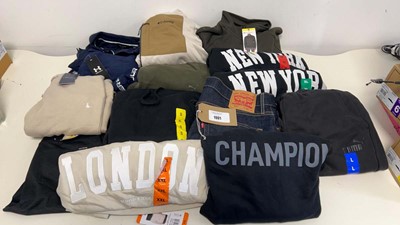 Lot 1901 - Approx. 14 items of branded clothing to...