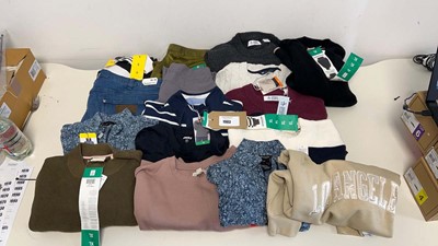 Lot 1903 - Approx. 16 items of branded clothing to...