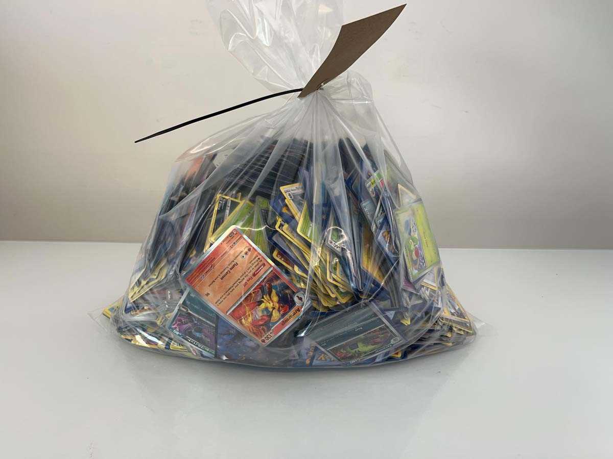 Lot 1751 - Bag containing a quantity of loose Pokémon TCG...