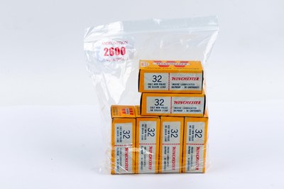 Lot 2600 - (S1) 300 x .32 Colt New Police Winchester 98gr...