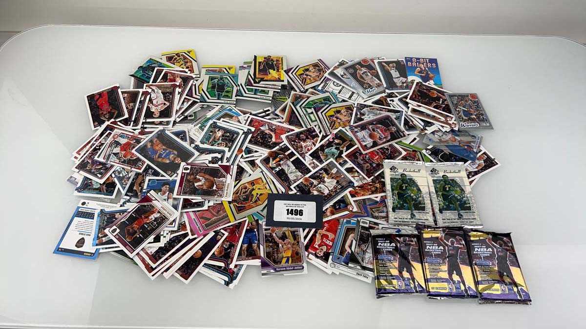 Lot 1496 - Quantity of loose NBA cards together with 5 90'...
