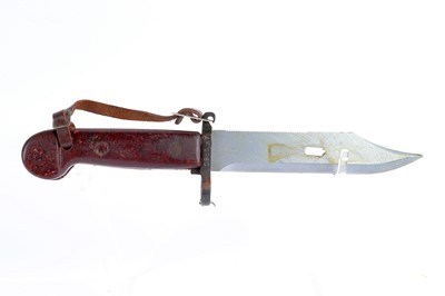 Lot 83 - Romanian AKM bayonet, 6 ins single edged clip...