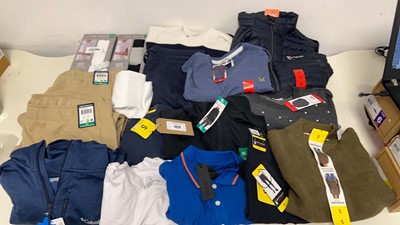 Lot 1919 - Approx. 20 items of branded clothing to...