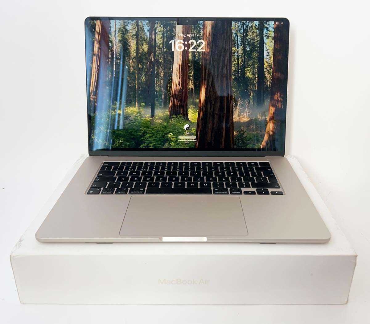 Lot MacBook Air 15" 2023 A2941 Starlight laptop...