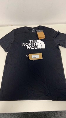 Lot 1980 - (M) The North Face t shirt in black.
