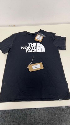 Lot 1981 - (S) The North Face t shirt in black.