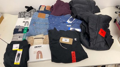 Lot 1987 - Approx. 13 items of branded clothing to...