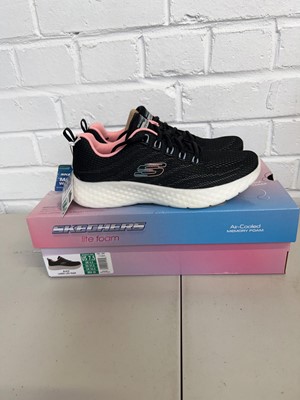 Lot 1735 - Boxed pair of Skechers lite foam air cooled...