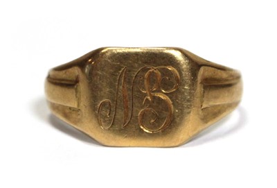Lot 623 - An 18ct yellow gold signet ring, Birmingham...