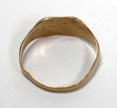 Lot 623 - An 18ct yellow gold signet ring, Birmingham...