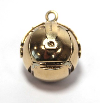 Lot 626 - A 9ct yellow gold Masonic ball pendant,...