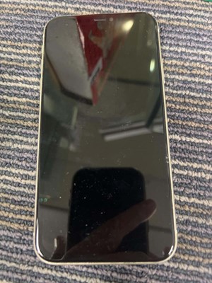 Lot 2095 - iPhone 64GB White (third party screen)