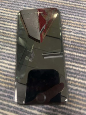 Lot 2099 - iPhone 7 32GB Jet Black
