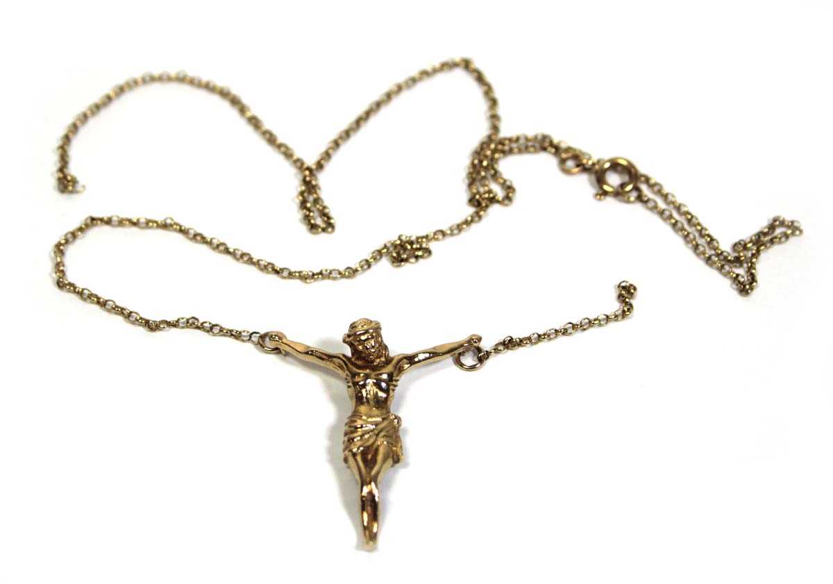 Lot 682 - A 9ct yellow gold chainlink necklace...
