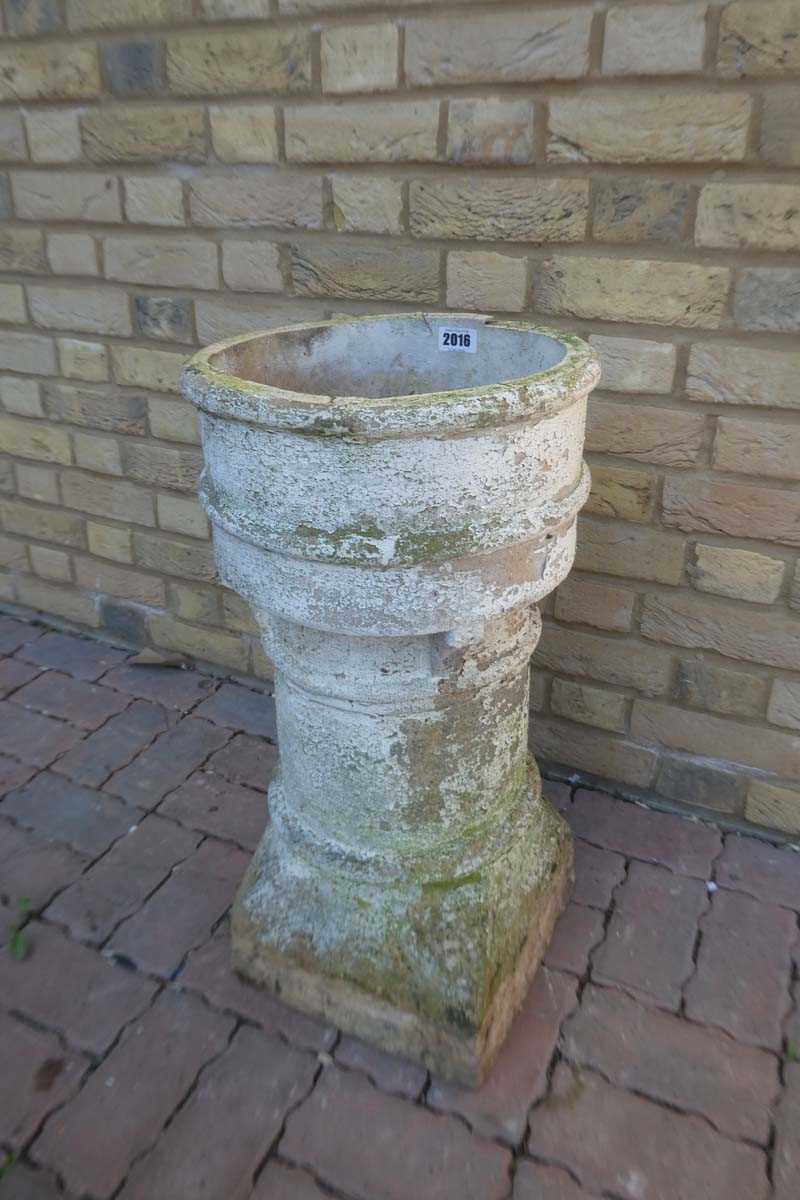 Lot Decorative weathered terracotta Chimney pot