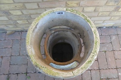 Lot Decorative weathered terracotta Chimney pot
