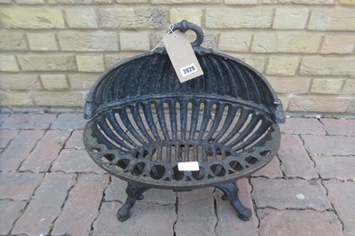 Lot Cast Iron Shell shaped Fire grate