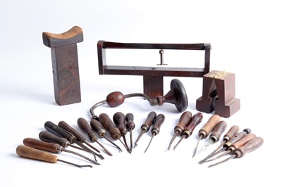 Lot 43 - Vintage William Evans chequering cradle and...
