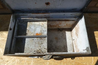 Lot Galvanised metal "Moris 10. Hillman" Trunk box