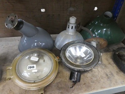 Lot Selection of Various Vintage lighting to...
