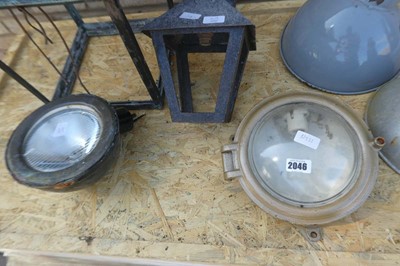 Lot Selection of Various Vintage lighting to...