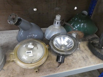 Lot Selection of Various Vintage lighting to...
