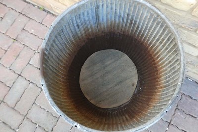 Lot Small Galvanised ribbed drum