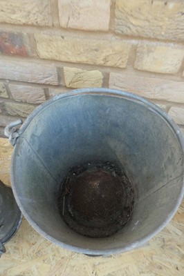 Lot 4 galvanised watering cans in Various sizes...