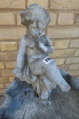 Lot Decorative free-standing Cast Iron bird bath...