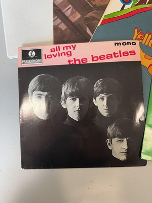 Lot 1018 - Collection of Beatles albums and singles to...