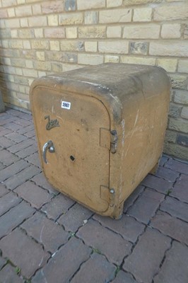 Lot Joli 1960's/1970's style safe (no key0