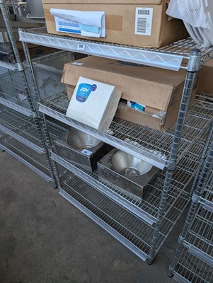 Lot 200 - 90cm 4-tier stainless steel rack