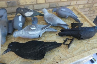 Lot Qty of decoy birds to include Pigeons, Crows,...