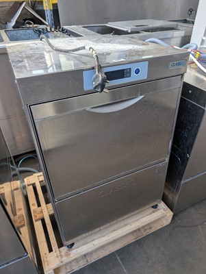 Lot 560 - 57cm Classeq undercounter drop-front washer
