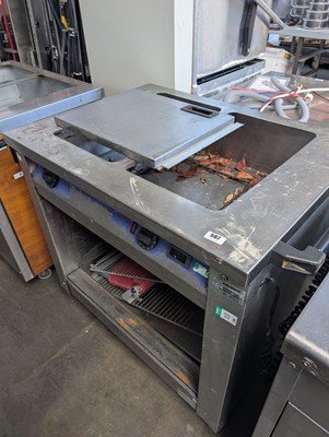Lot 567 - 90cm electric heated trolley
