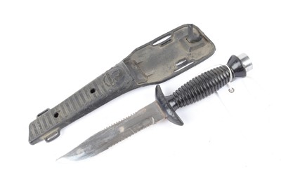 Lot 1162 - Japanese-made diving knife with sheath