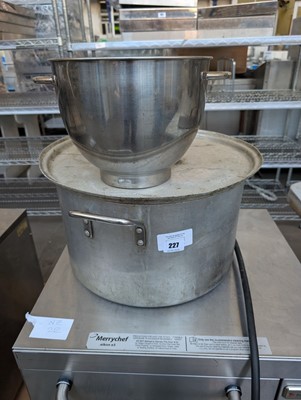 Lot 227 - Large saucepan with lid and mixing bowl
