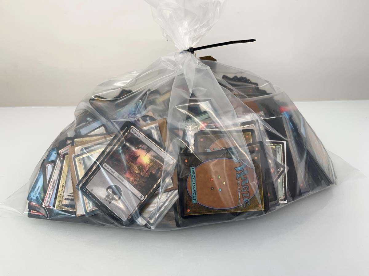 Lot 1767 - Bag containing a quantity of loose Magic the...