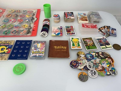 Lot 1435 - Tin containing an assortment of vintage...