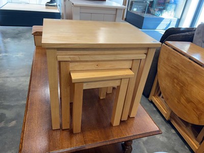 Lot 1014 - 3 nesting composite wood coffee tables