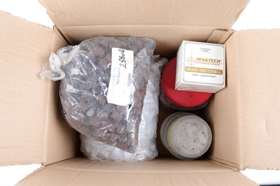 Lot 2408 - Quantity of 32 bore brass cases and 500 x...