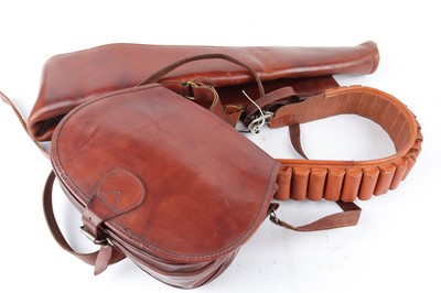 Lot 1192 - A good vintage leather fleece-lined gun slip...