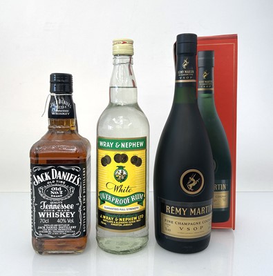 Lot 16 - 3 bottles, 1x Jack Daniel's Old No.7 Tennessee...