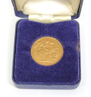 Lot 416 - A Victorian sovereign dated 1895, Sydney mint,...